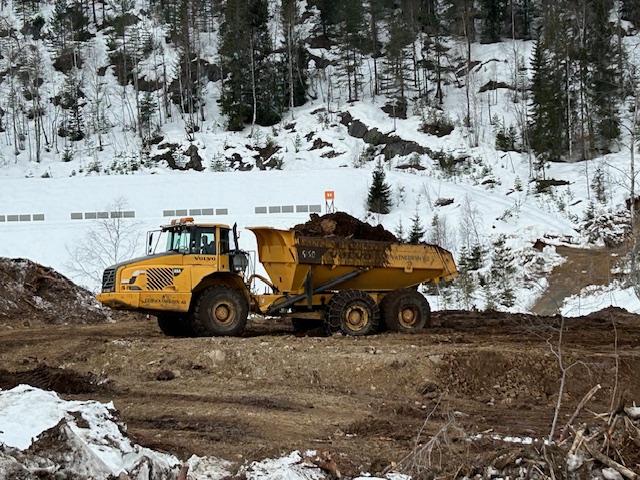 Landsskytterarena under bygging, dumper